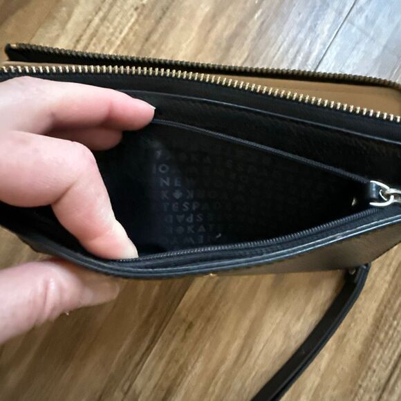 Kate Spade Lucy L Zip Black Leather Wristlet - Picture 4 of 7